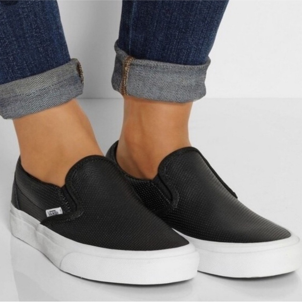 VANS‎ CLASSIC SLIP ON PERFORATED BLACK LEATHER  SIZE 9